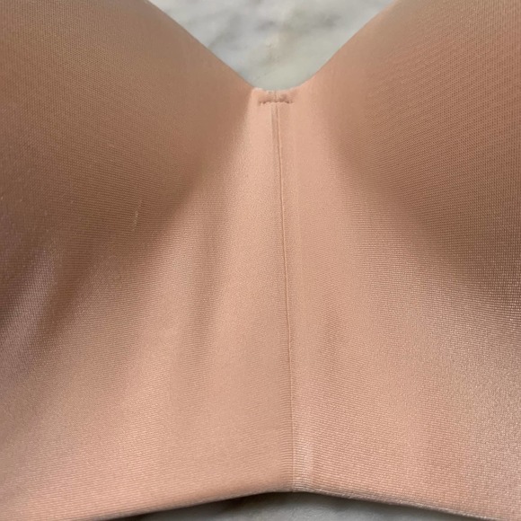 Vanity Fair Nearly Invisible Full Coverage Wirefree Bra 36DD pink 72200 - Picture 9 of 9